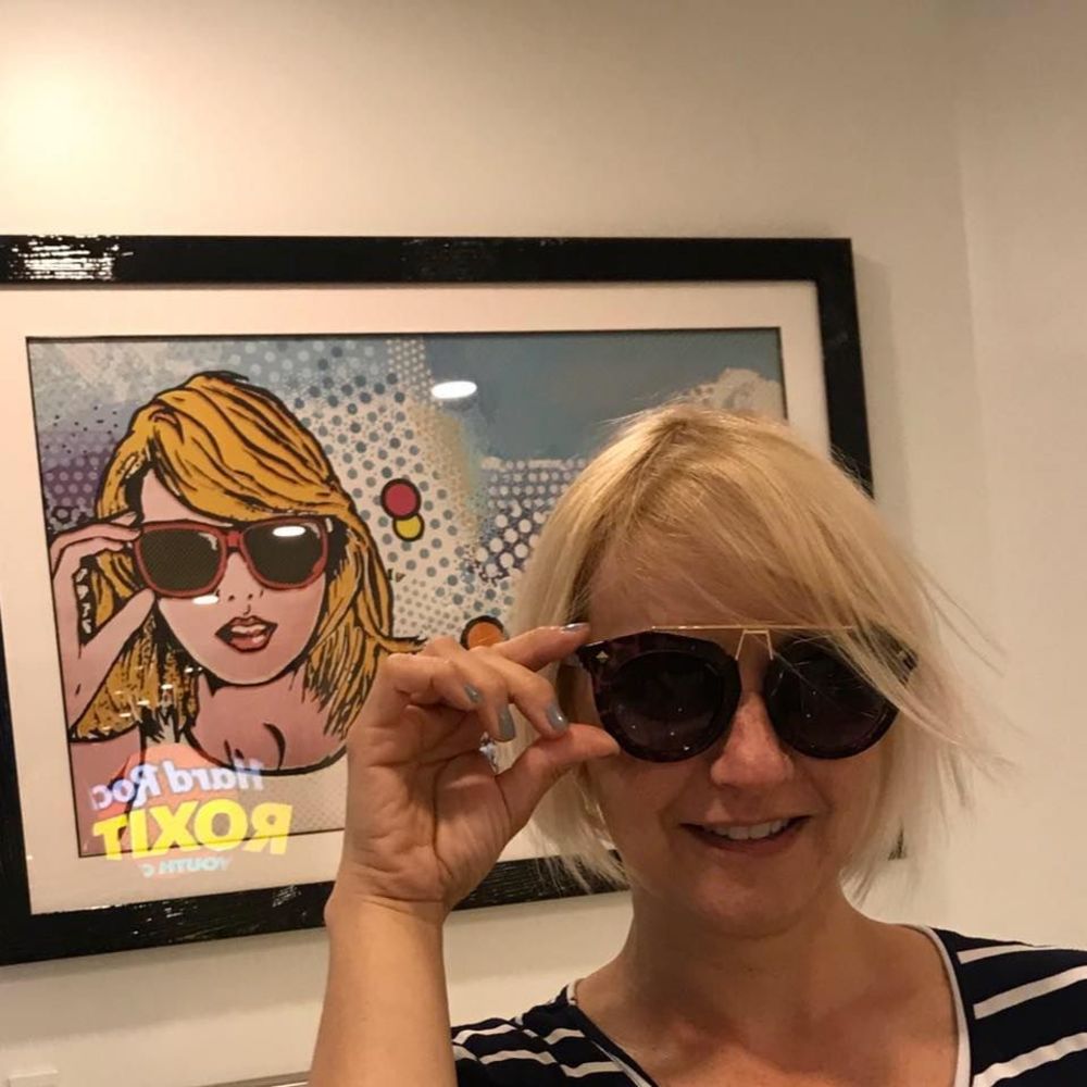 Meet your Posher, Larissa